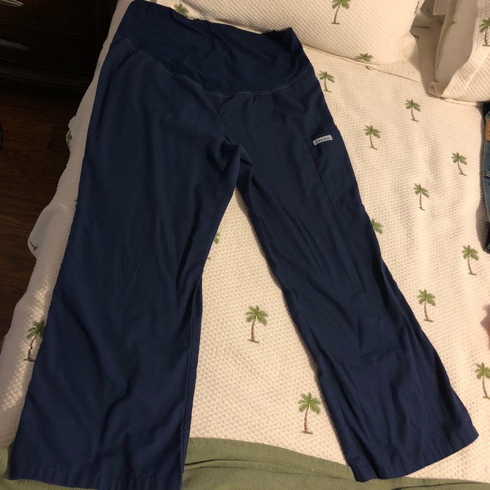 Maternity scrubs size Medium Petite Length